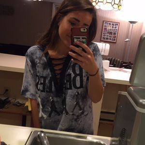 Tie-up Beatles V-Neck Shirt